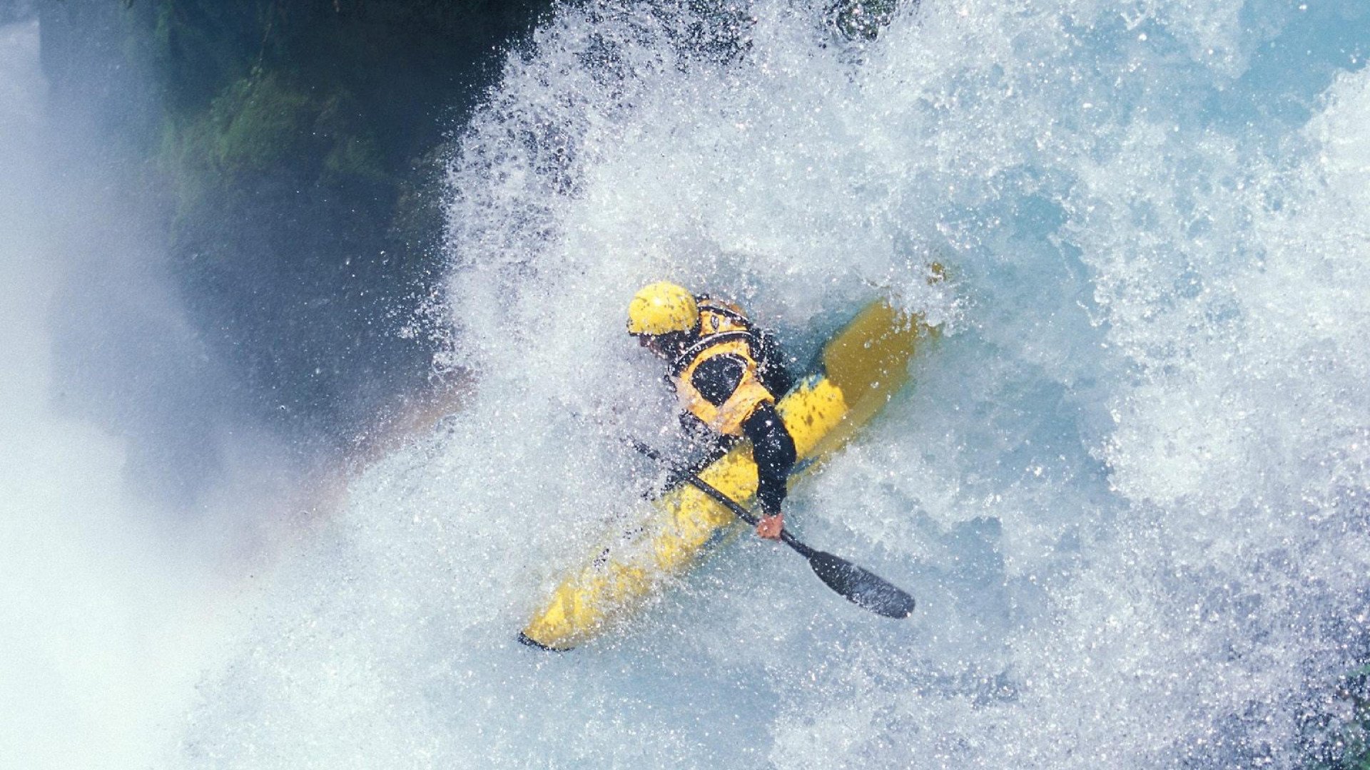 简：全黑队最具威胁的边锋之一，强大个人能力助力进攻，mf简黑